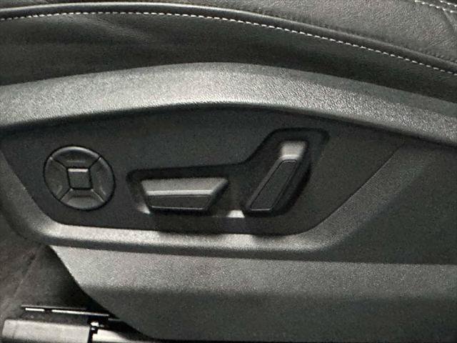 Used 2025 Audi Q8 Premium w/ Convenience Package AWD/4WD image 17