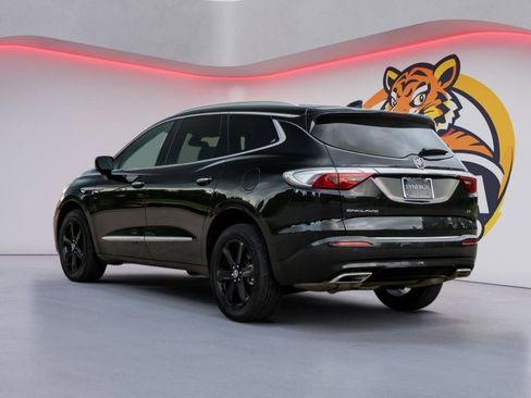 Used 2024 Buick Enclave Essence w/ Sport Touring Edition FWD image 7