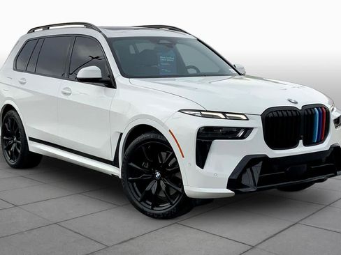 Used 2024 BMW X7 xDrive40i w/ M Sport Package AWD/4WD image 3