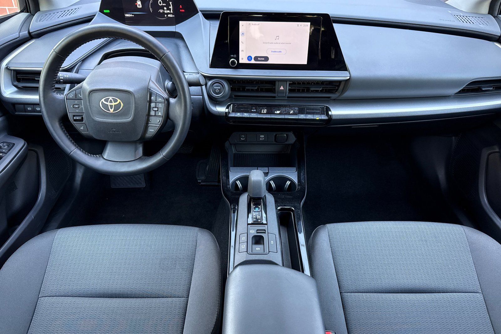 Used 2025 Toyota Prius LE FWD image 16