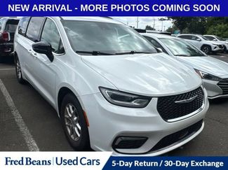 Used 2024 Chrysler Pacifica Touring FWD video 1