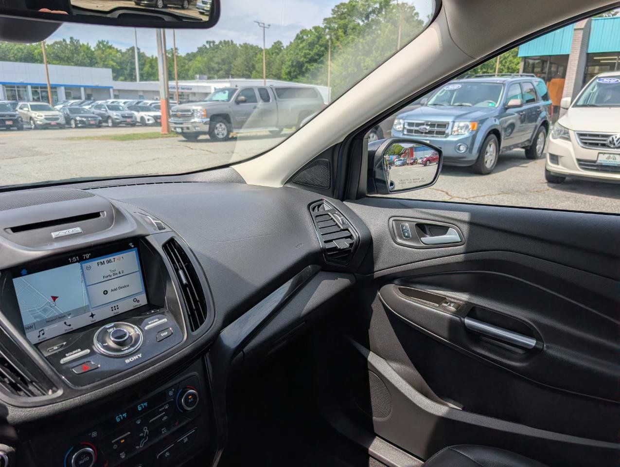 Used 2017 Ford Escape Titanium AWD/4WD image 33