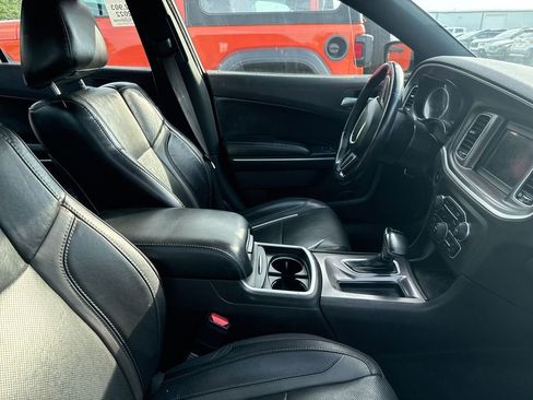 Used 2022 Dodge Charger SXT w/ Leather Interior Group RWD image 12