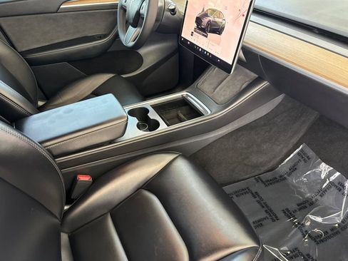 Used 2023 Tesla Model Y Performance AWD/4WD image 19