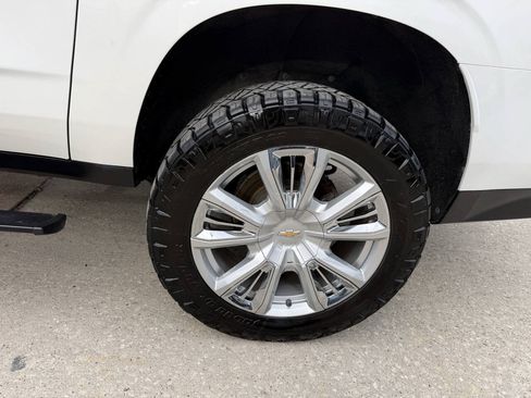 Used 2021 Chevrolet Suburban Premier AWD/4WD image 39