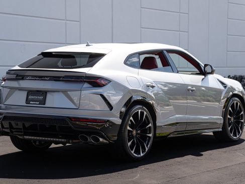 Used 2022 Lamborghini Urus image 13
