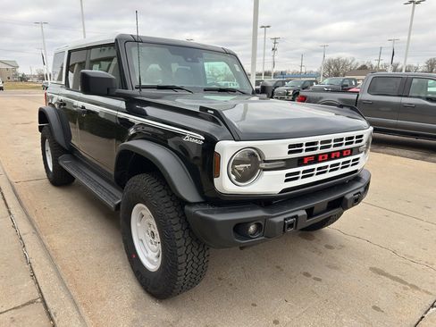 New 2025 Ford Bronco Heritage Edition image 2