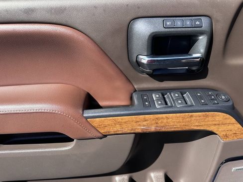 Used 2015 Chevrolet Silverado 1500 High Country w/ High Country Premium Package AWD/4WD image 20
