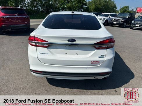 Used 2018 Ford Fusion SE w/ Fusion SE Technology Package FWD image 4