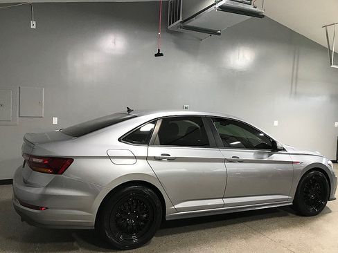 Used 2019 Volkswagen Jetta GLI FWD image 3