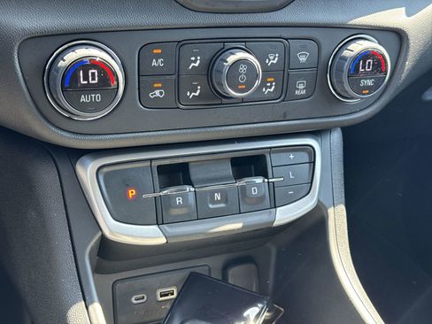 Certified 2024 GMC Terrain SLE w/ Driver Convenience Package image 26