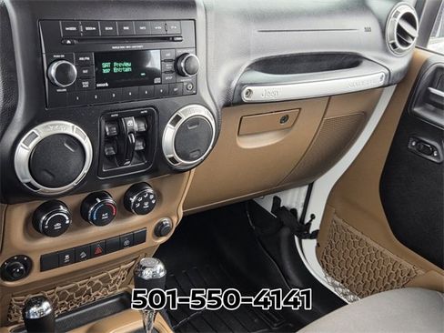 Used 2017 Jeep Wrangler Unlimited Sahara image 28