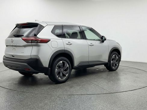Used 2025 Nissan Rogue SV FWD image 9
