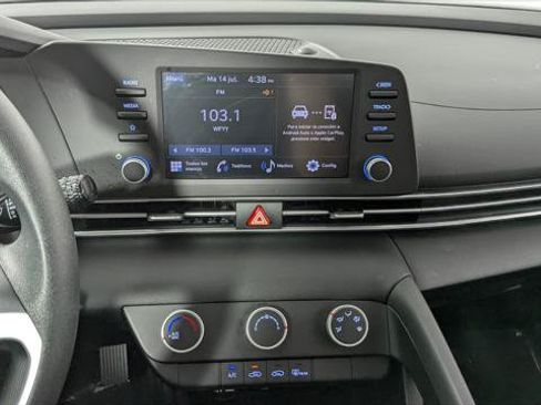 Used 2025 Hyundai Elantra SE FWD image 28