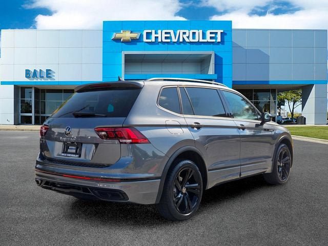 Used 2024 Volkswagen Tiguan SE R-Line w/ MDO Package, Three-Row FWD image 3
