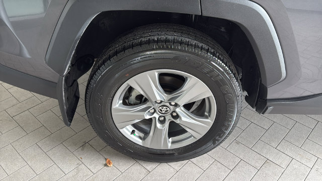 Used 2024 Toyota RAV4 XLE w/ Convenience Package FWD image 12