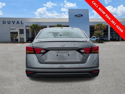 Used 2024 Nissan Altima 2.5 SV image 4