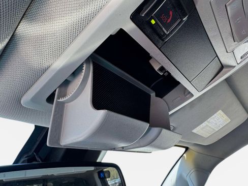 Certified 2021 Toyota Tacoma SR5 AWD/4WD image 41
