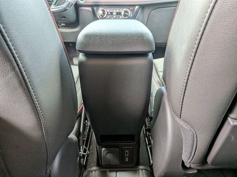 Used 2024 Chevrolet TrailBlazer RS w/ Convenience Package AWD/4WD image 17