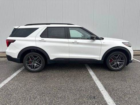 Certified 2025 Ford Explorer ST-Line w/ ST-Line Street Pack AWD/4WD image 9