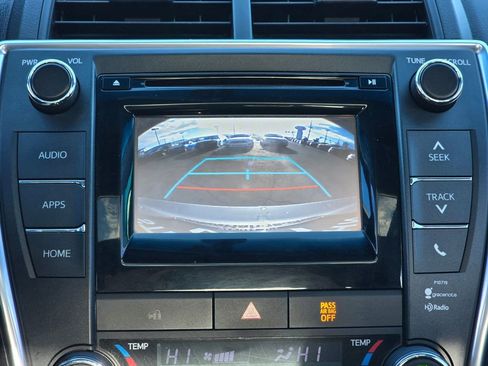 Used 2015 Toyota Camry XSE image 29