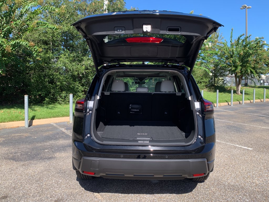 New 2026 Nissan Rogue Dark Armor FWD image 5