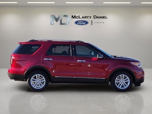 Used 2014 Ford Explorer XLT image 6
