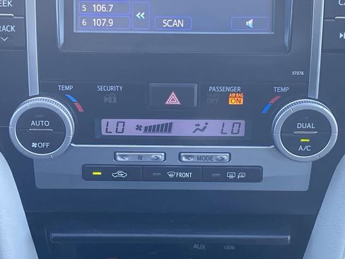 Used 2013 Toyota Camry XLE FWD image 17