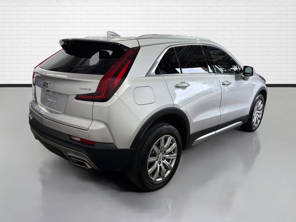 Used 2022 Cadillac XT4 Premium Luxury w/ Safety Alert Package AWD/4WD image 9