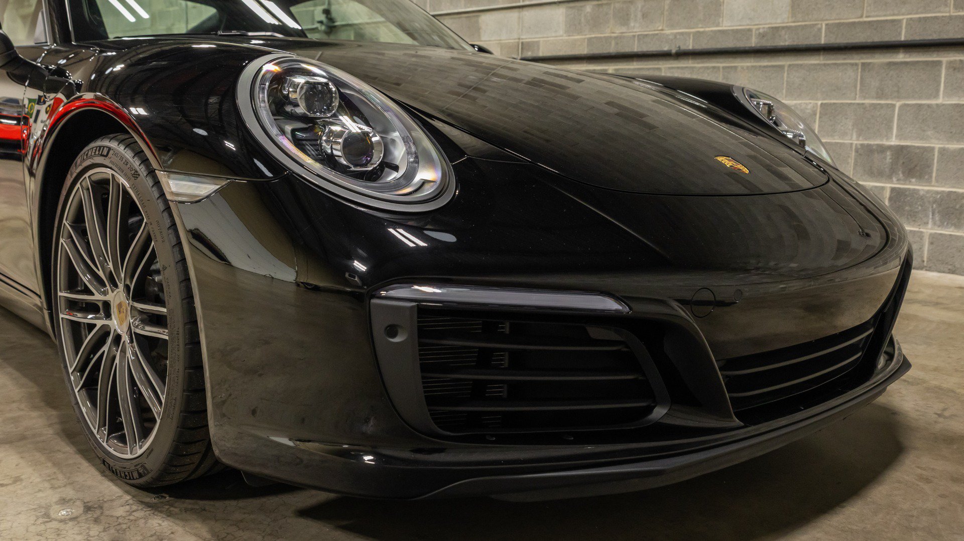 Used 2018 Porsche 911 Carrera RWD image 16