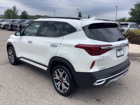 Used 2023 Kia Seltos SX w/ SX Sunroof Package AWD/4WD image 7