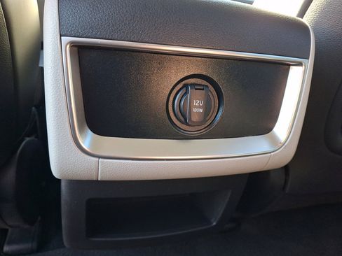 Used 2024 Kia Carnival LX image 22