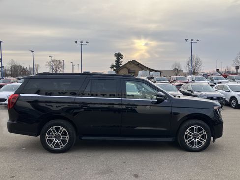 Used 2025 Ford Expedition Max Active image 5