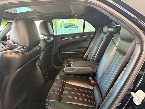 Used 2022 Chrysler 300 S RWD image 7