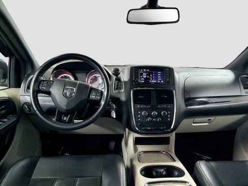 Used 2019 Dodge Grand Caravan SXT FWD image 21