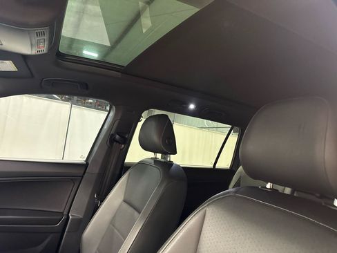 Used 2021 Volkswagen Tiguan SE R-Line FWD image 21