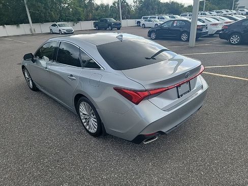 Used 2019 Toyota Avalon Limited image 4