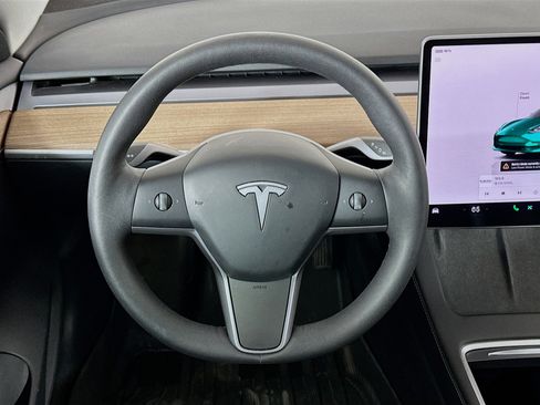 Used 2023 Tesla Model 3 Standard Range image 17