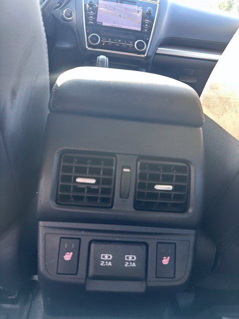 Used 2019 Subaru Outback 2.5i Limited AWD/4WD image 12