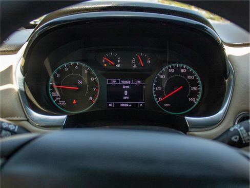 Used 2023 Chevrolet Traverse LS image 13