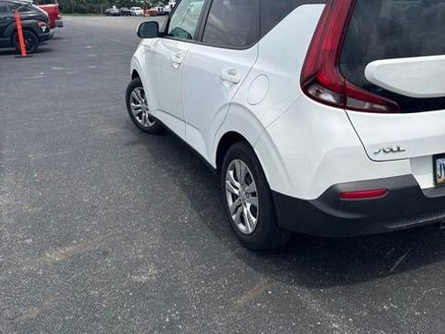 Used 2020 Kia Soul LX FWD image 4