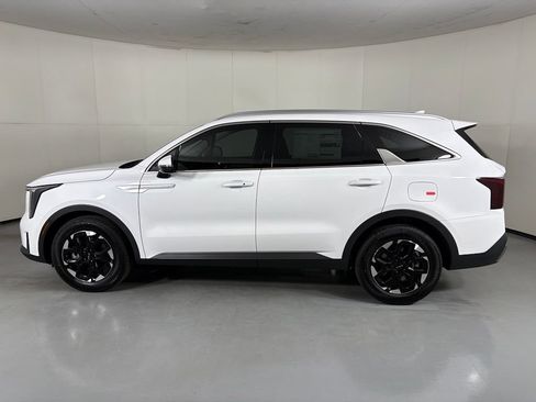 New 2026 Kia Sorento S FWD image 5