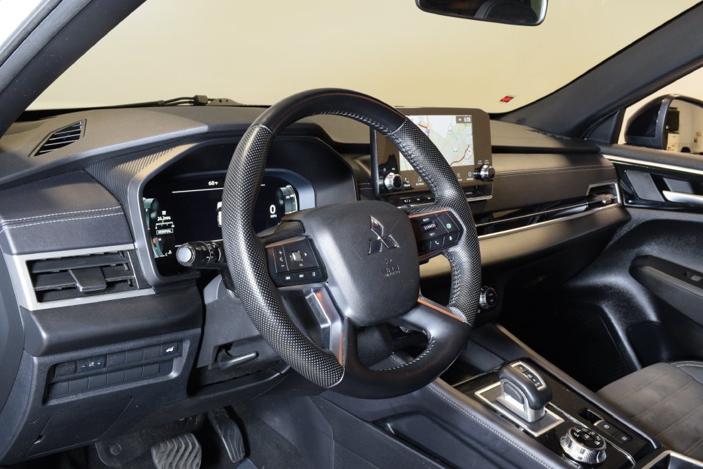 Used 2023 Mitsubishi Outlander SE AWD/4WD image 8