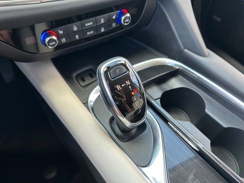 Used 2018 Buick Enclave Premium AWD/4WD image 17