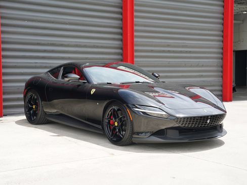 Used 2023 Ferrari Roma RWD image 2
