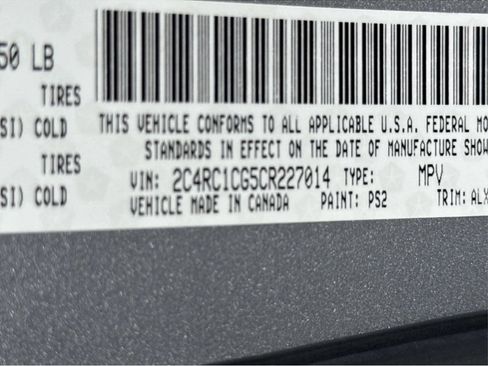 Used 2012 Chrysler Town & Country Touring-L w/ Entertainment Group #2 FWD image 20
