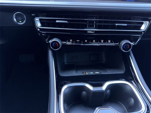 New 2026 Chevrolet Traverse LT image 15