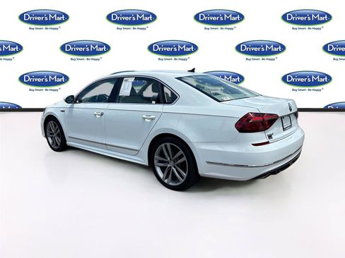 Used 2017 Volkswagen Passat 1.8T R-Line w/ R-Line Lighting Package FWD image 5
