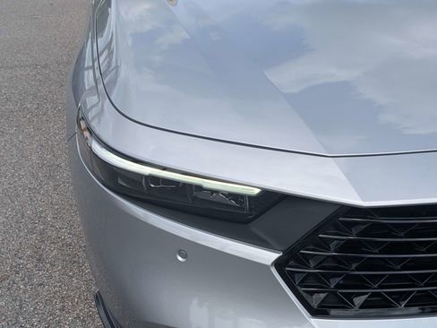 Used 2023 Honda Accord EX-L image 10