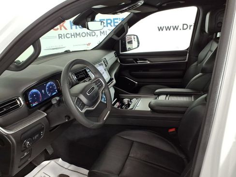 Used 2023 Jeep Wagoneer Series II AWD/4WD image 12